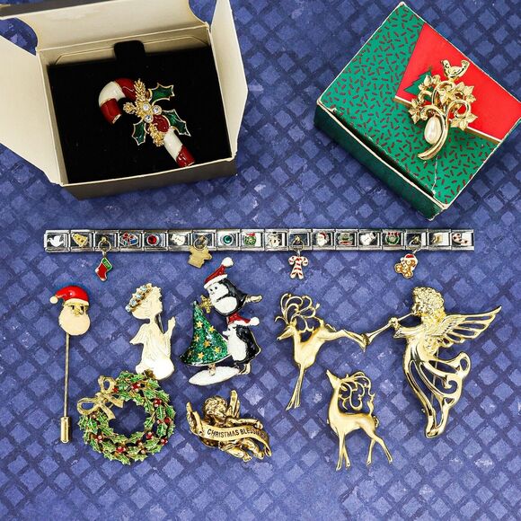 Lot Of Holiday Christmas Brooches Pins Italian Charms Linked Bracelet Incl Avon - Picture 1 of 7